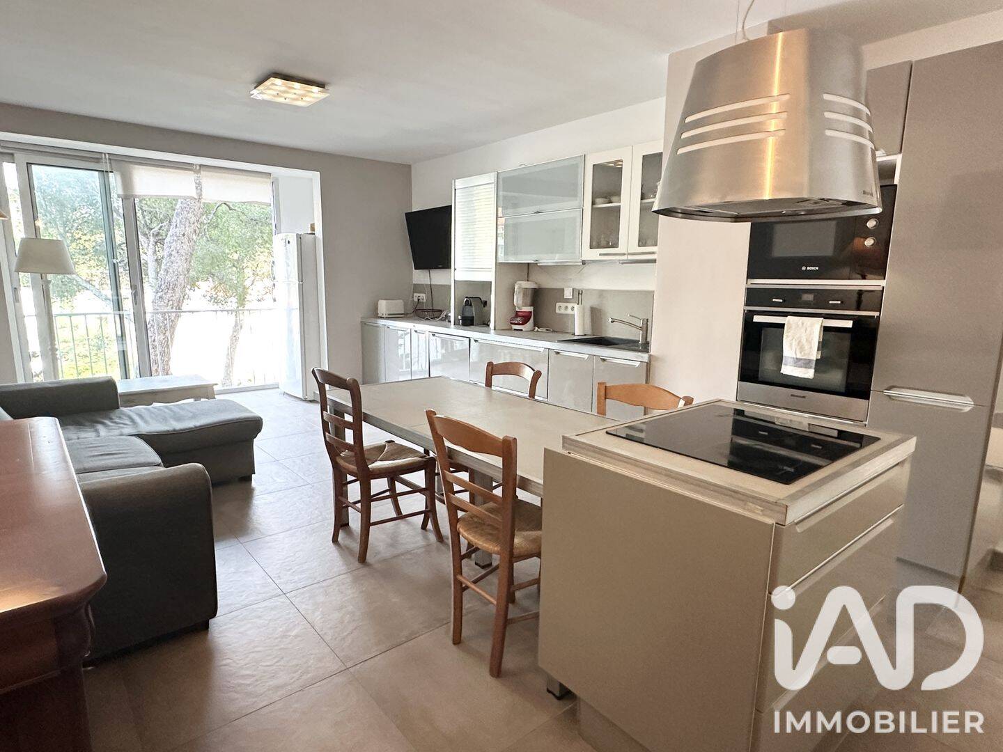 Appartement 3 pièces 82 m² · à Cassis · 82 m² · 375 000 €