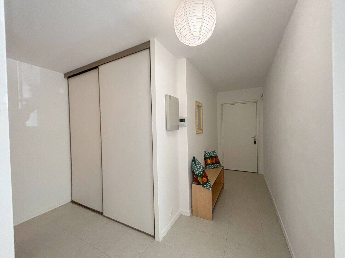 Appartement 3 pièces à louer Non Meublé (meubles à disposition) — 10