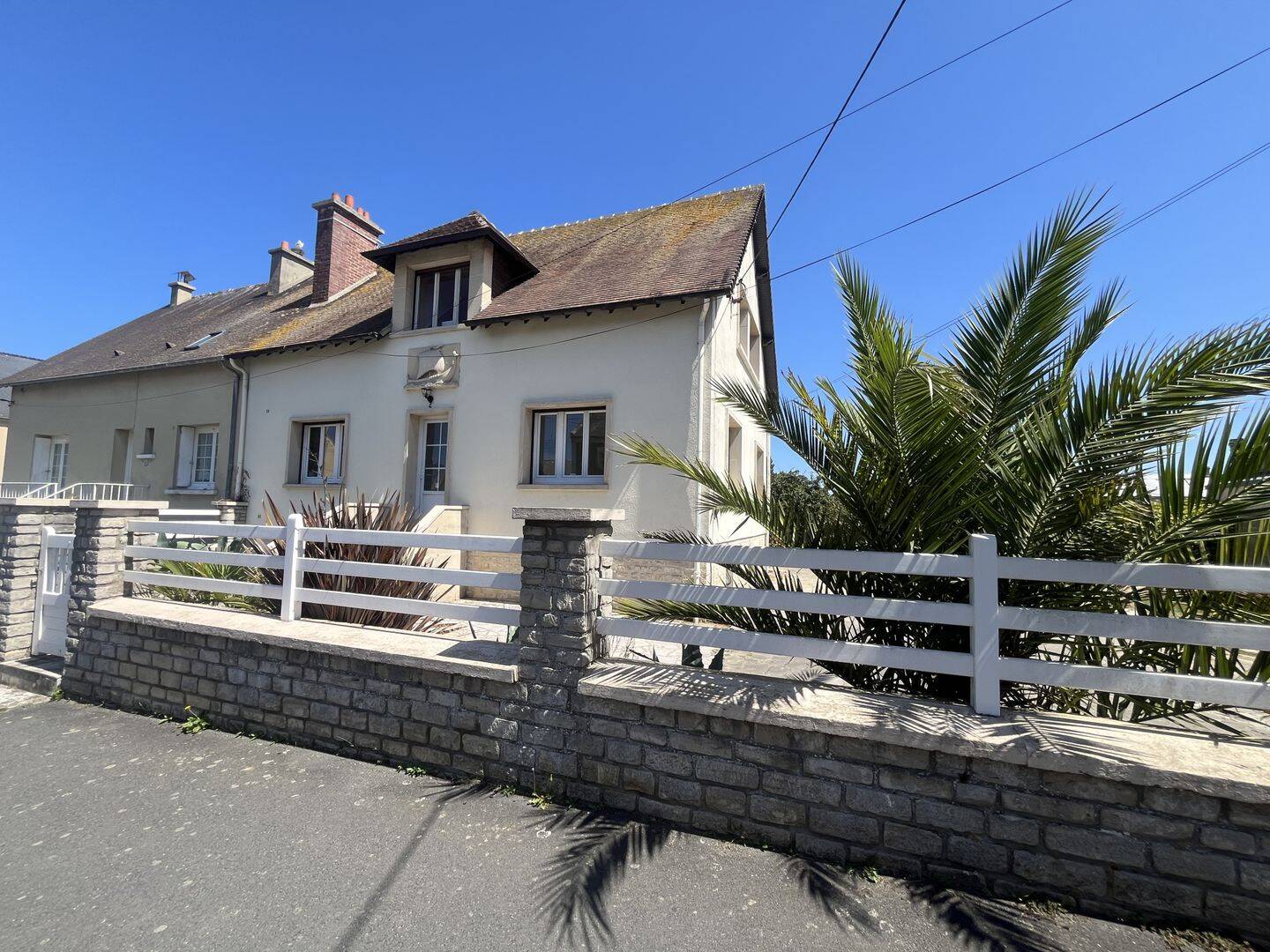 Maison 5 pièces 92 m² · à Port-en-Bessin-Huppain · 92 m² · 250 000 €