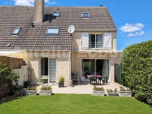 Maison à vendre 347 000 € 6 pièces 3 chambres 110 m² 187 m² de terrain Centre Sud Claye-Souilly 77410