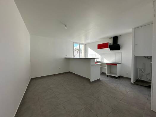 Appartement à louer 610 € 2 pièces 1 chambre 36 m² Étage 1/2 La Ferté-Gaucher 77320