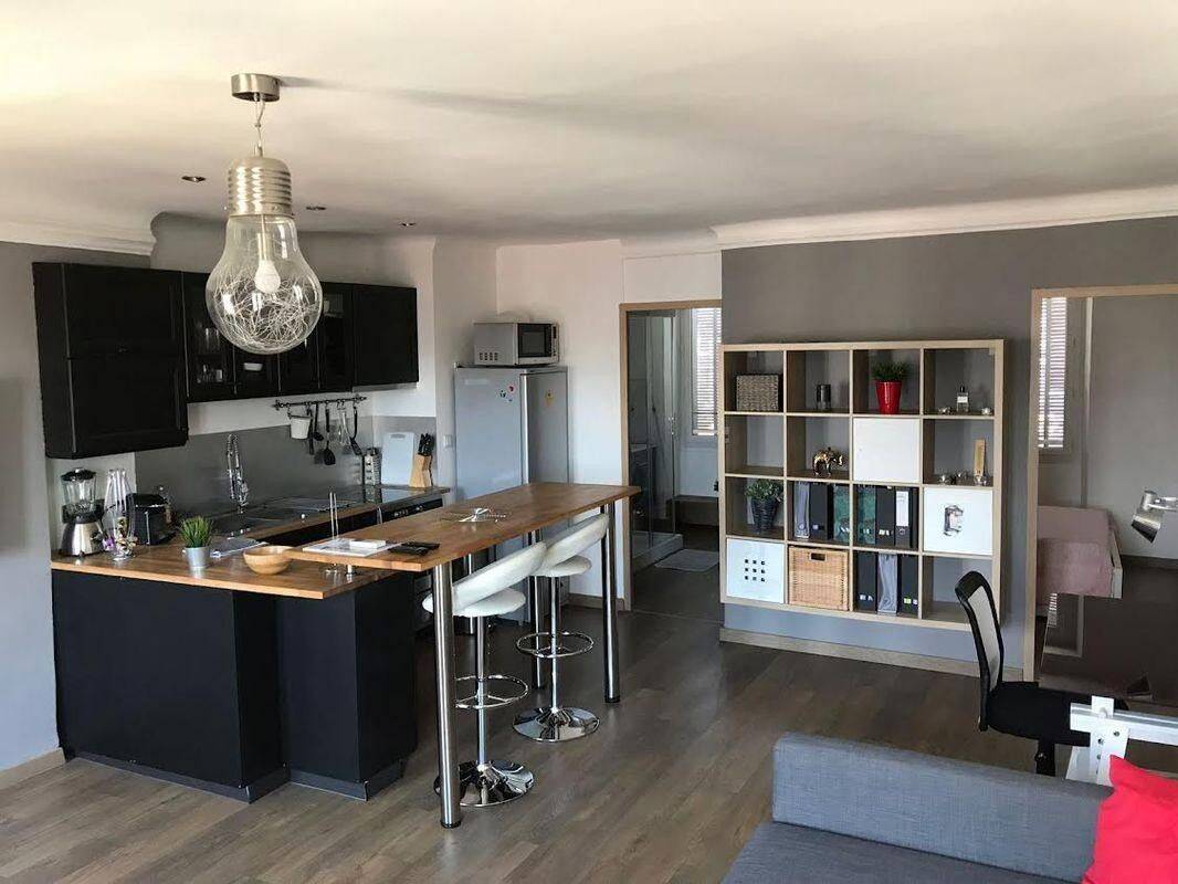 Appartement 2 pièces 43 m² · à Marseille 2ème Arrondissement · 43 m² · 890 €/mois