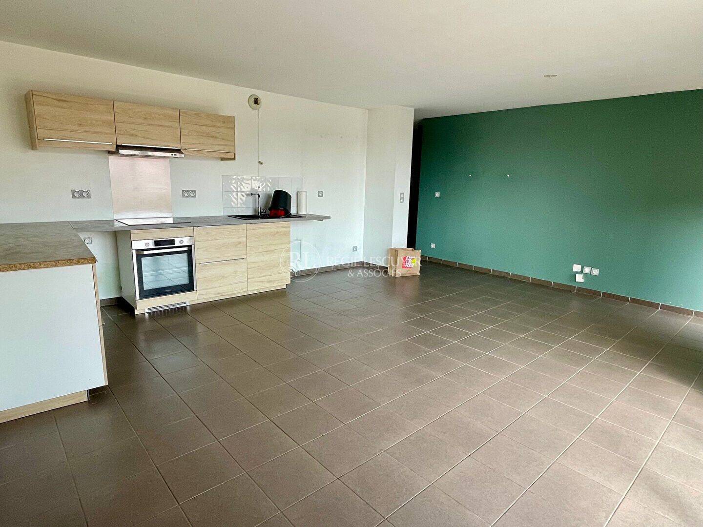 Appartement 3 pièces 77 m² · à Caluire-Et-Cuire · 77,4 m² · 1 320 €/mois