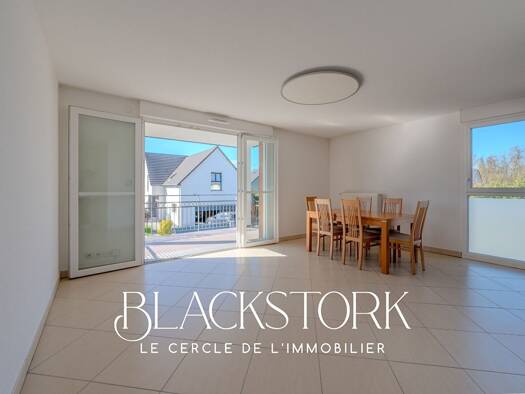 Appartement à vendre 222 990 € 3 pièces 2 chambres 70 m² Étage 1/2 Reiningue 68950