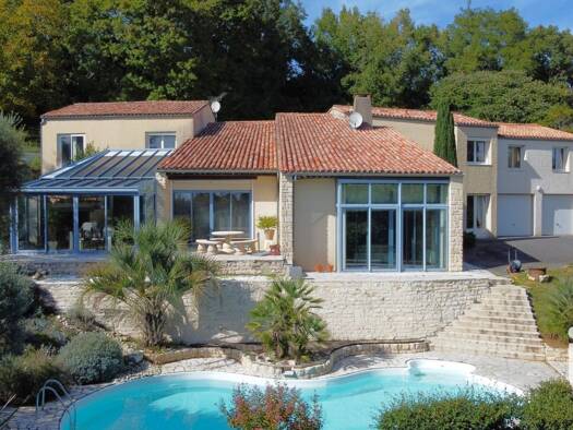Maison à vendre 537 000 € 10 pièces 4 chambres 288 m² 4 000 m² de terrain Grissais-Gros Noyer Fontenay-le-Comte 85200