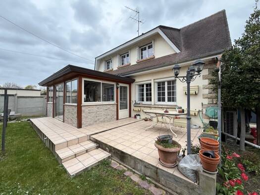 Maison à vendre 282 900 € 5 pièces 4 chambres 115 m² 331 m² de terrain Langevin-Barbusse Saint-Étienne-du-Rouvray 76800