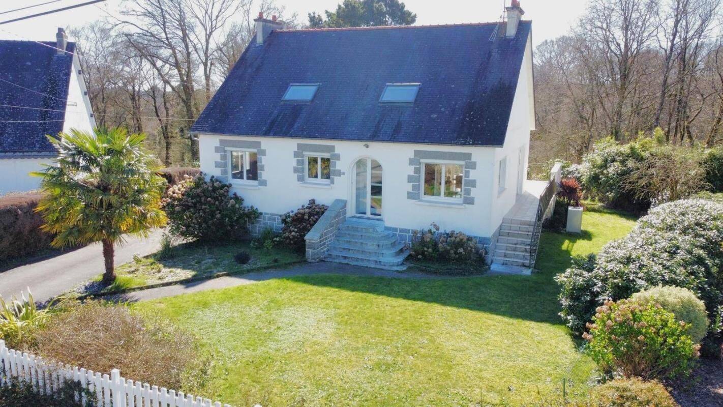 Maison 6 pièces 171 m² · à Rostrenen · 171,2 m² · 194 250 €