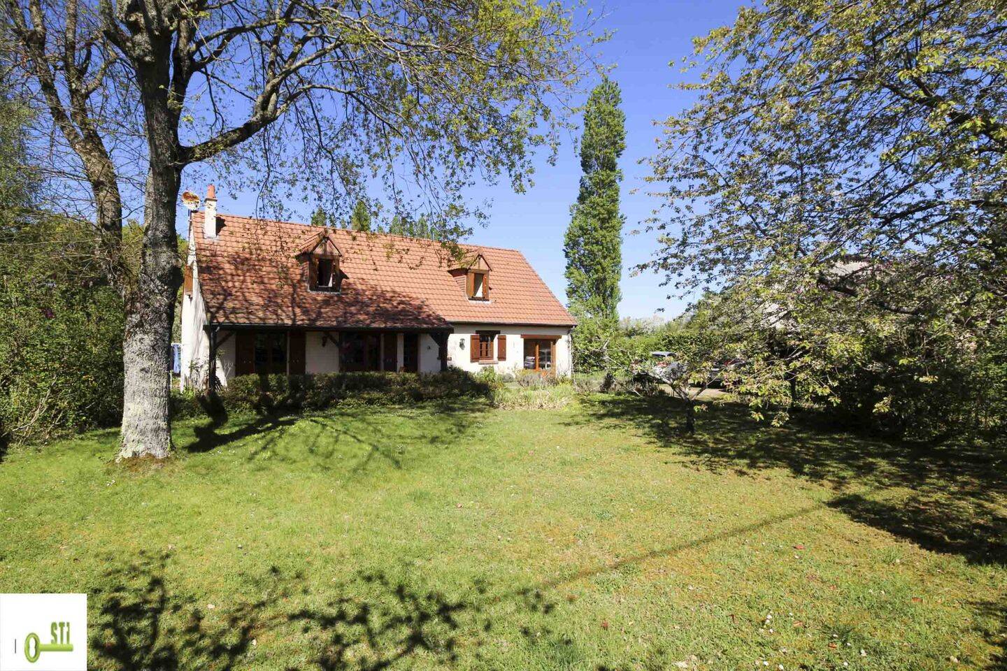 Maison 7 pièces 159 m² · à Châtillon-Coligny · 159 m² · 215 000 €