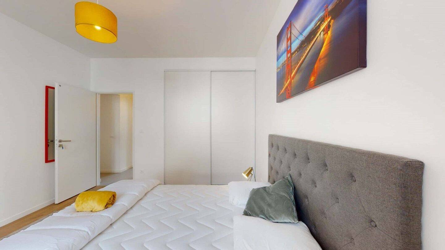 Esme - Private Room (10) - Colocation — 2