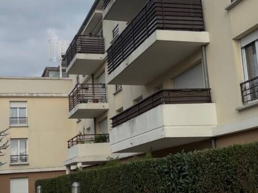 Appartement à vendre 200 000 € 3 pièces 2 chambres 55 m² Étage 2/3 Léon Blum-Winston Churchill Livry-Gargan 93190