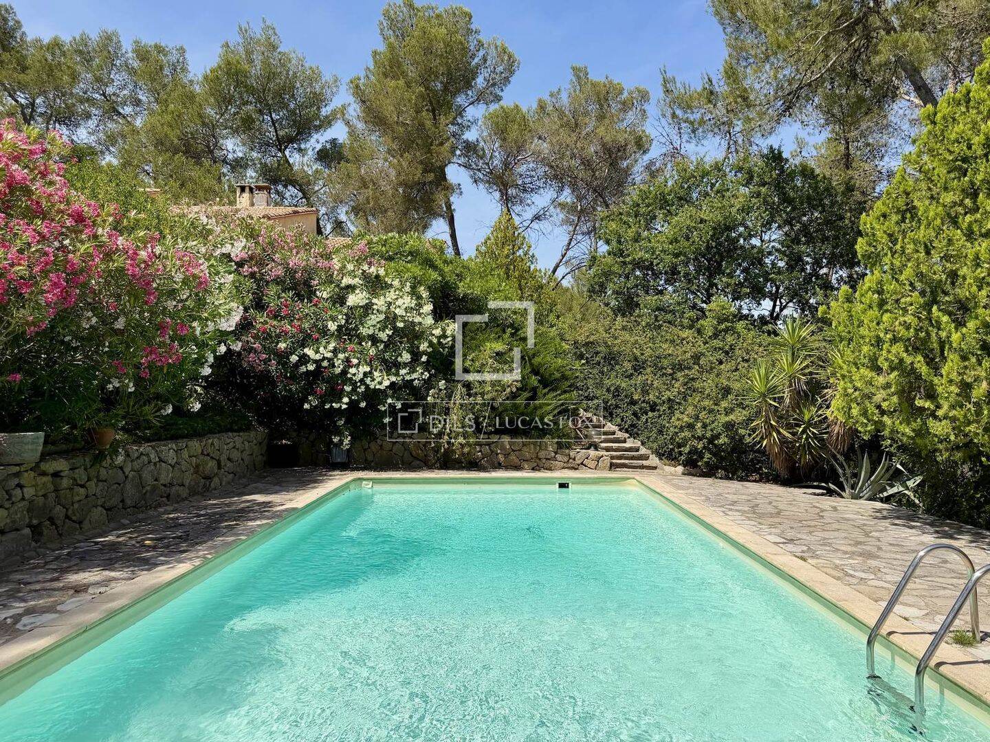 Maison 10 pièces 235 m² · à Assas · 235 m² · 865 000 €
