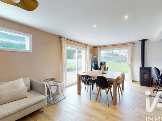 Maison à vendre 297 000 € 4 pièces 3 chambres 99 m² 836 m² de terrain Mahalon 29790