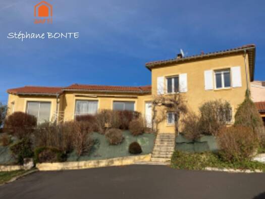 Maison à vendre 349 000 € 8 pièces 5 chambres 148 m² 1 726 m² de terrain Le Monteil 43700