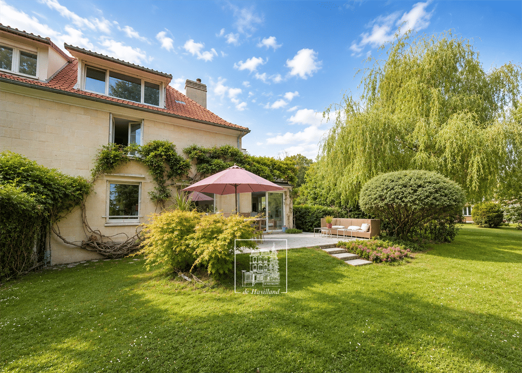 Maison 7 pièces 150 m² · à La Celle-Saint-Cloud · 150 m² · 3 755 €/mois