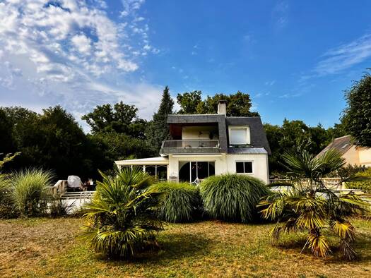 Maison à vendre 1 195 000 € 14 pièces 8 chambres 230 m² 4 500 m² de terrain Ouest Lamorlaye 60260