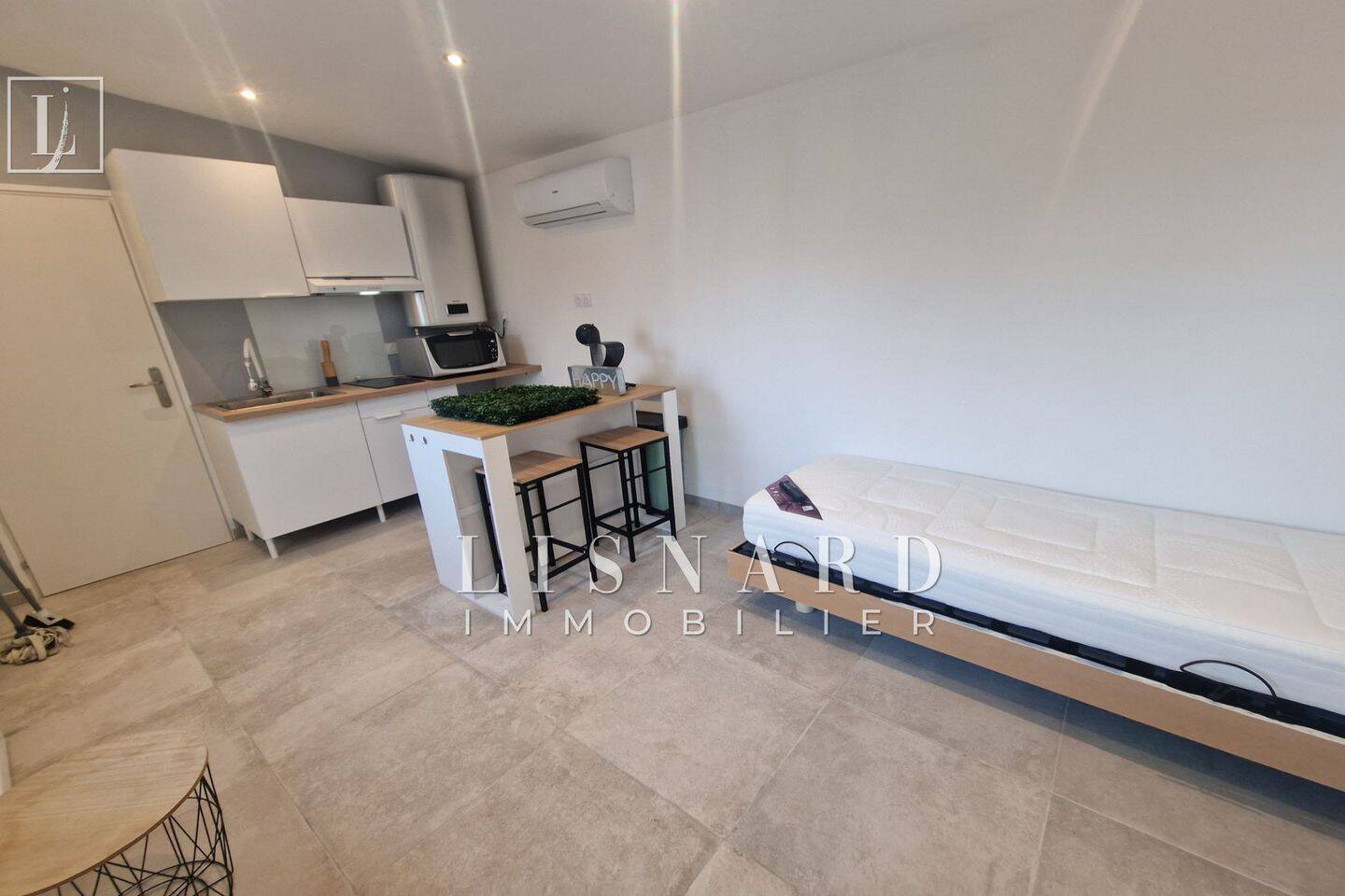 Appartement 1 pièce 17 m² · à Vallauris · 17 m² · 750 €/mois