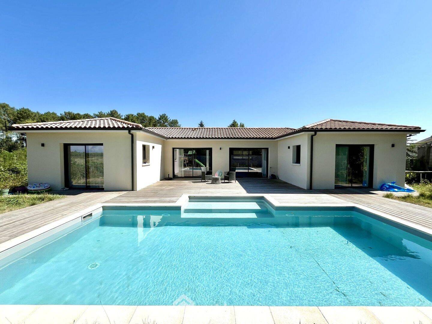 Maison 4 pièces 124 m² · à Sainte-Hélène · 124 m² · 497 000 €