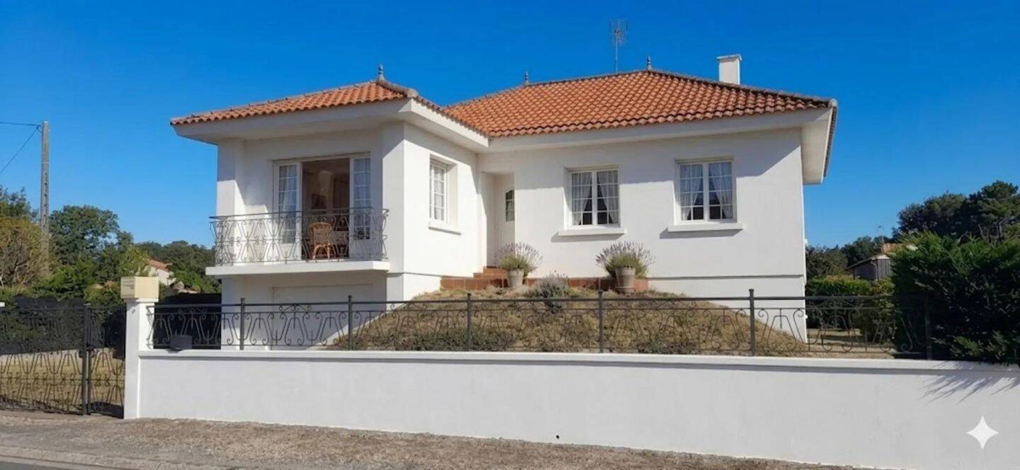 Maison 6 pièces 120 m² · à Commequiers · 120 m² · 192 000 €