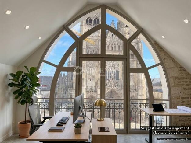 Espace bureau à louer 41 033 € 2 462 m² de bureaux divisible de 565 m² à 2 462 m² Centre Tours 37000