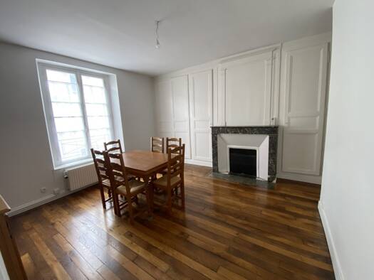 Appartement à vendre 159 000 € 3 pièces 2 chambres 66,3 m² Étage 1/3 Centre Ville Centre et Nord Coulommiers 77120