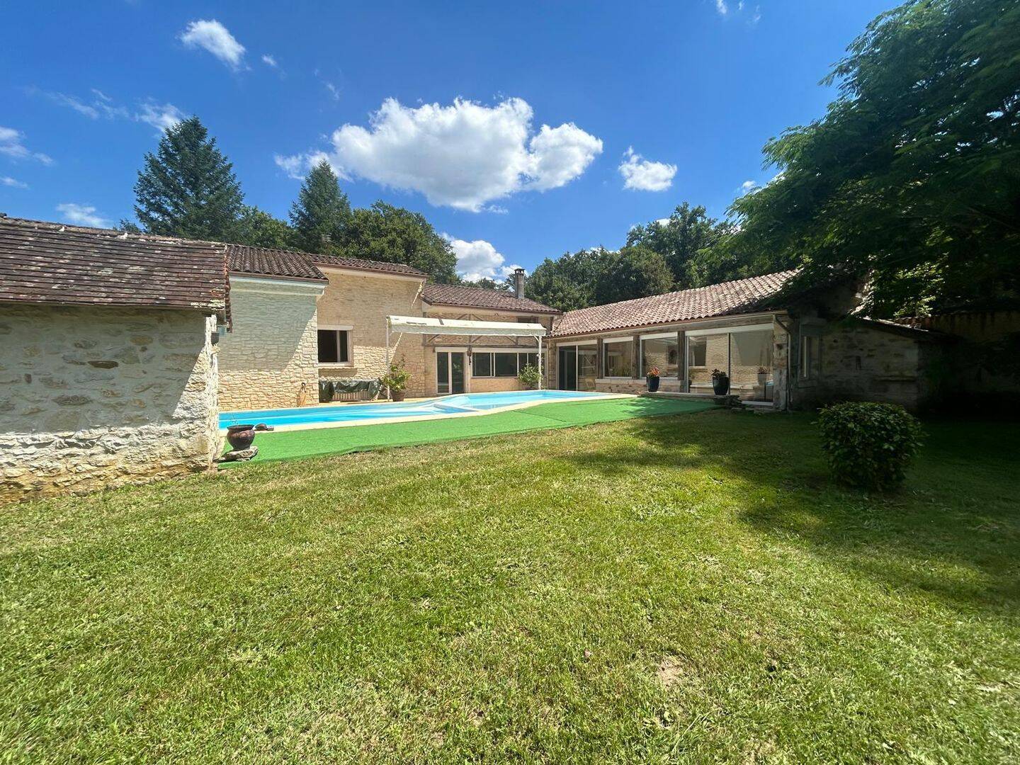 Maison 6 pièces 210 m² · à Pinsac · 210 m² · 384 900 €