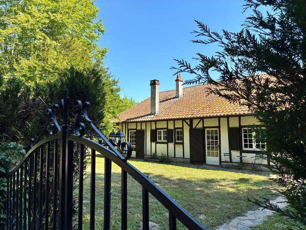 Maison 8 pièces 207 m² · à Saubion · 207 m² · 892 000 €