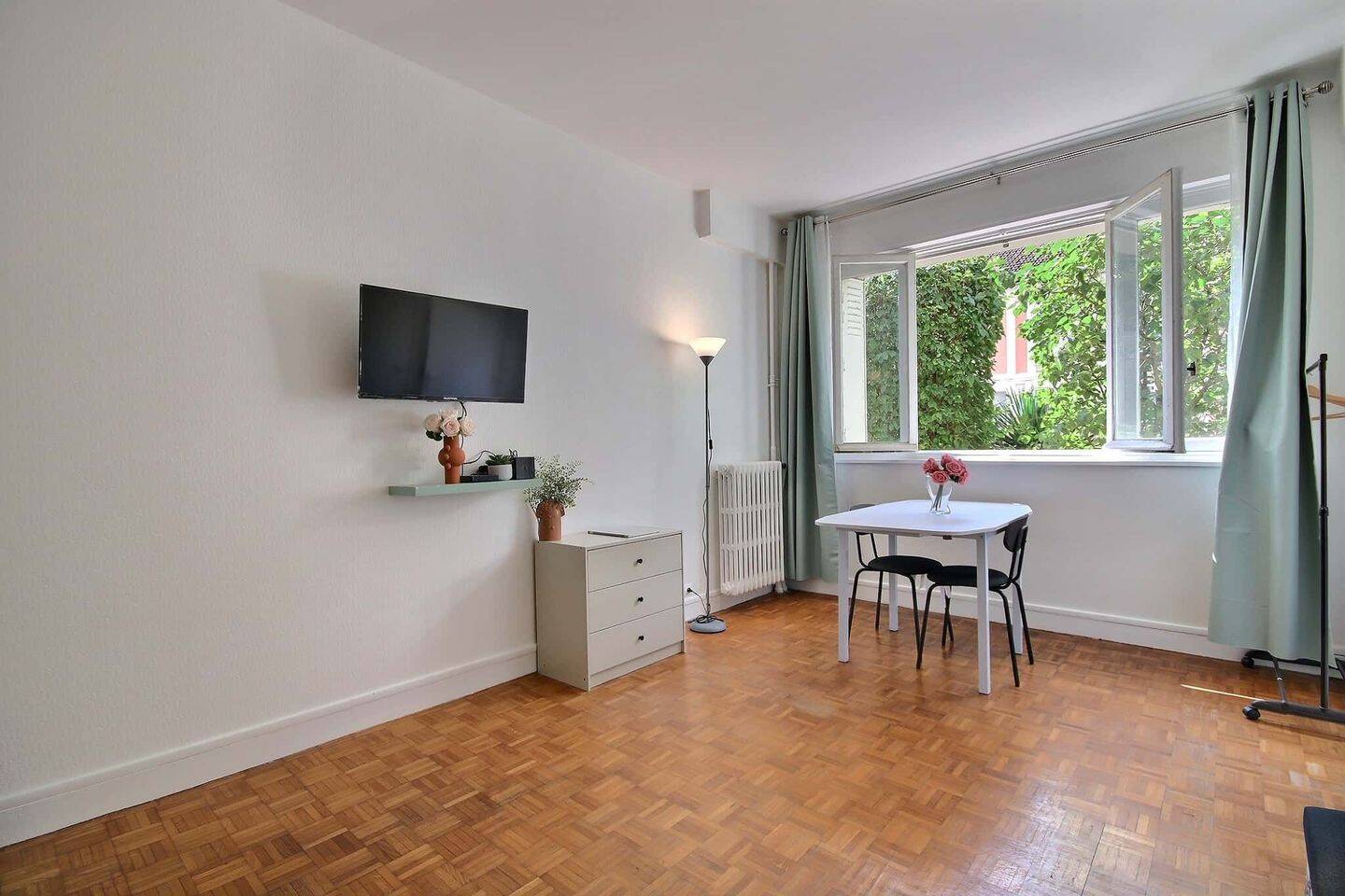 Appartement 1 pièce 27 m² · à Paris 14ème Arrondissement · 27 m² · 1 323 €/mois