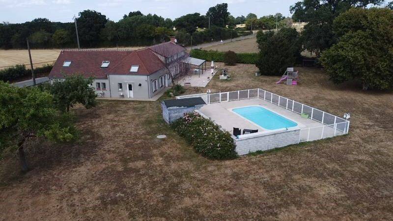 Maison 8 pièces 268 m² · à Lignerolles · 268 m² · 279 943 €