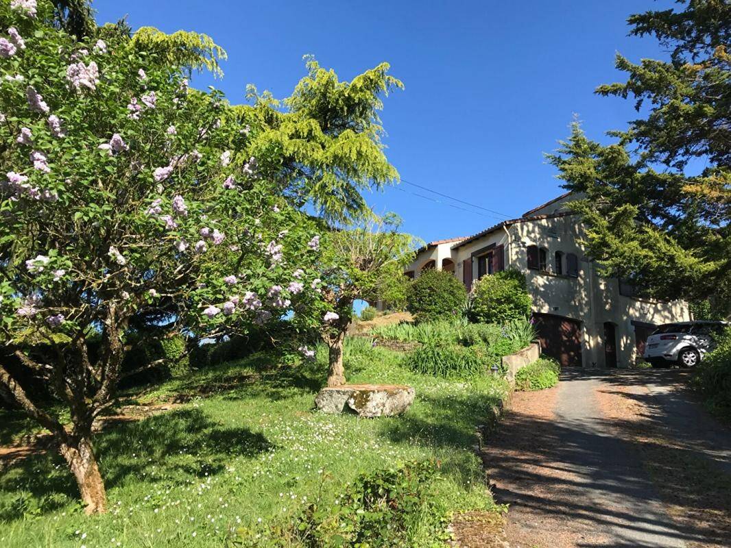 Maison 5 pièces 112 m² · à Pouzauges · 112 m² · 169 000 €