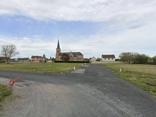 Terrain constructible viabilisé à vendre 17 536 € 548 m² de terrain Montbeugny 03340