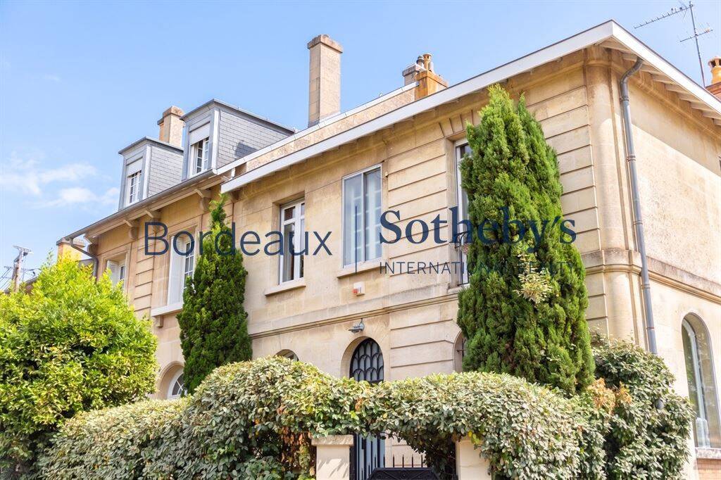 Maison 8 pièces 240 m² · à Bordeaux · 240 m² · 1 830 000 €