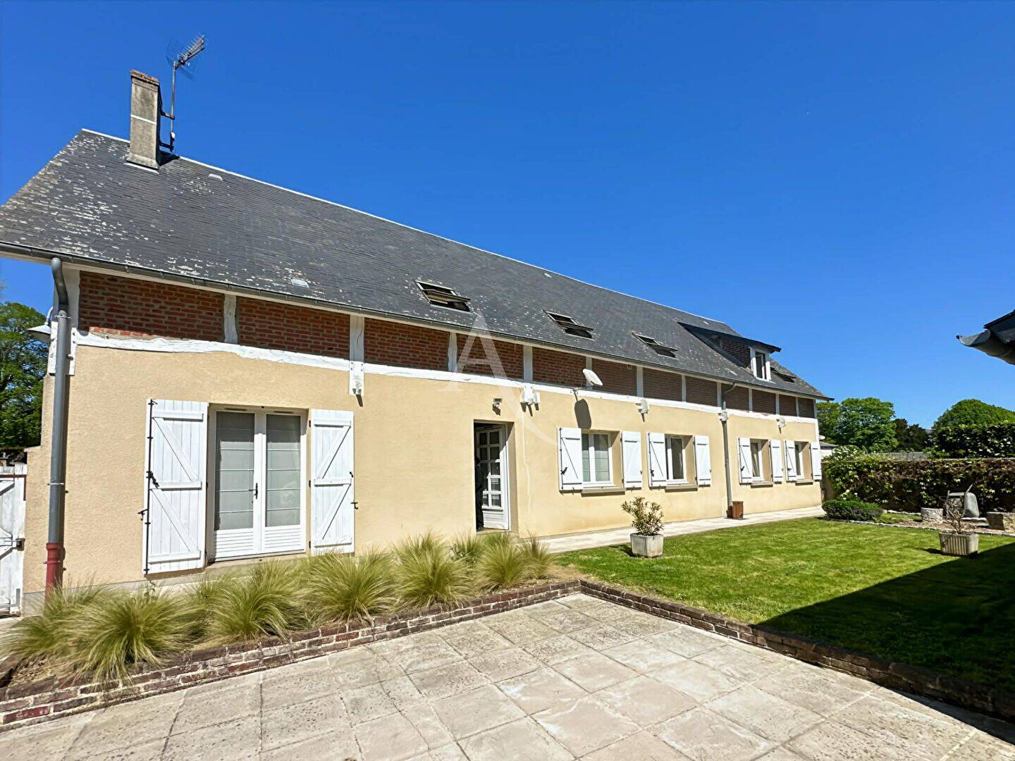 Maison 7 pièces 216 m² · à Étrépagny · 216 m² · 286 140 €