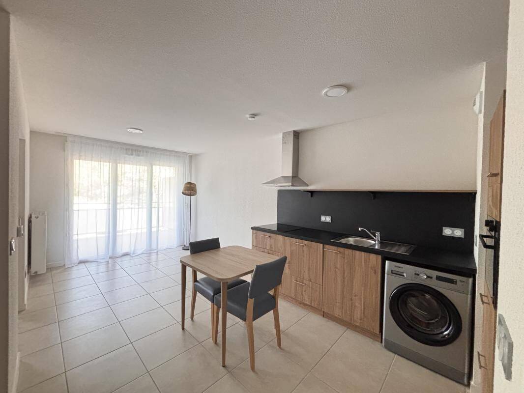 Appartement 2 pièces 40 m² · à Saint-Laurent-sur-Saône · 40 m² · 700 €