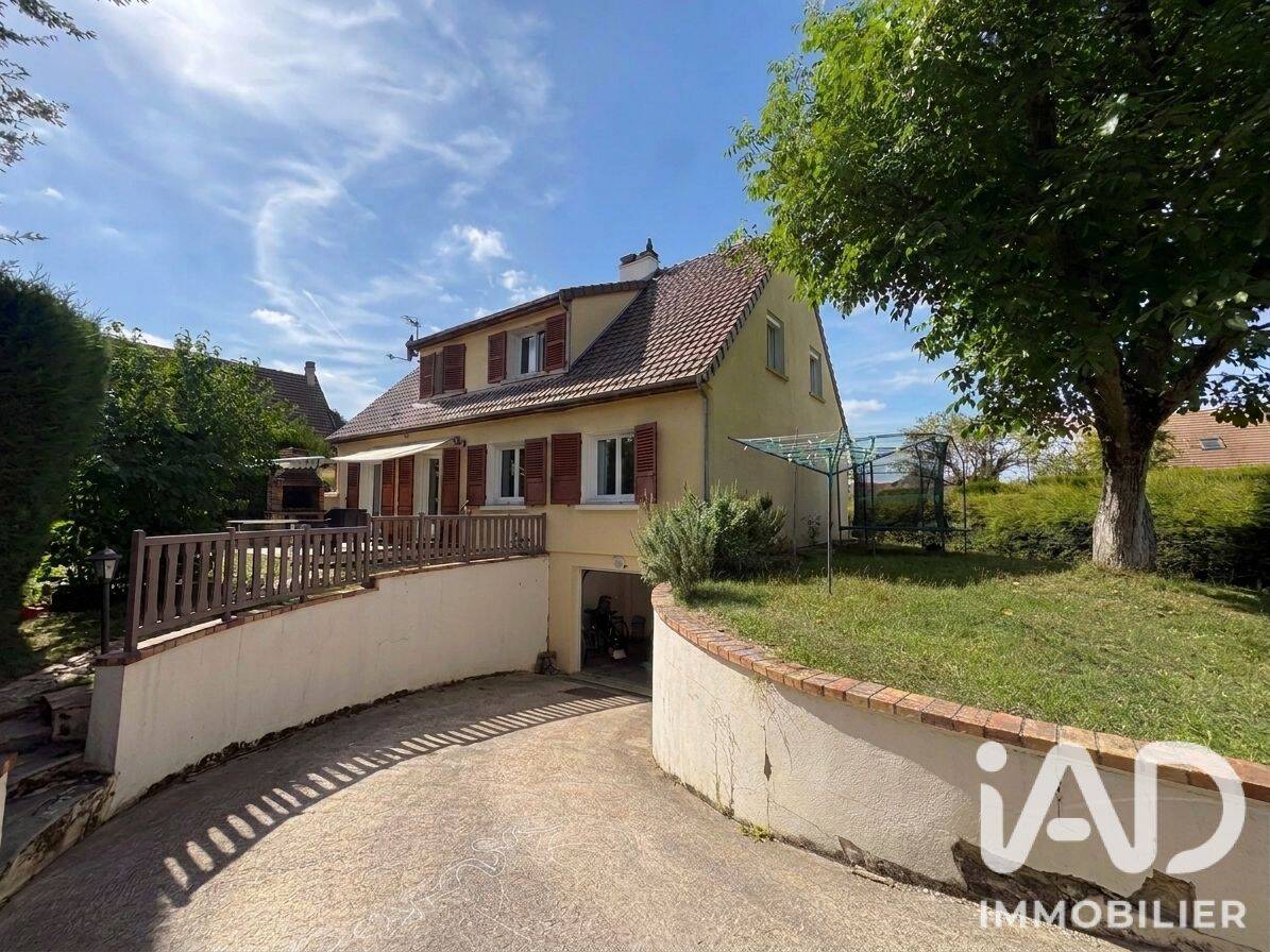 Maison 8 pièces 143 m² · à Villaines-sous-Bois · 143 m² · 429 900 €