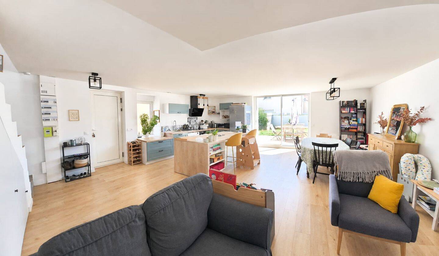 Maison 4 pièces 82 m² · à Saint-Genis-Laval · 82 m² · 399 000 €