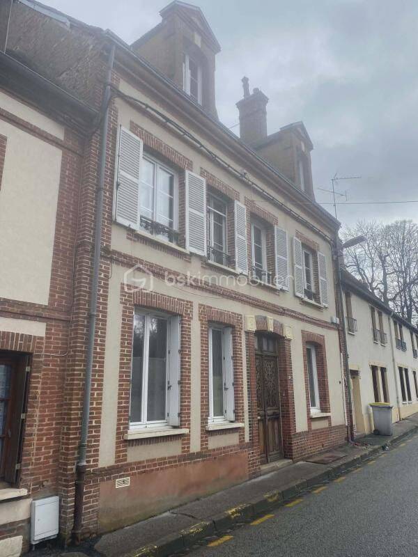 Maison 11 pièces 227 m² · à Rugles · 227 m² · 295 000 €