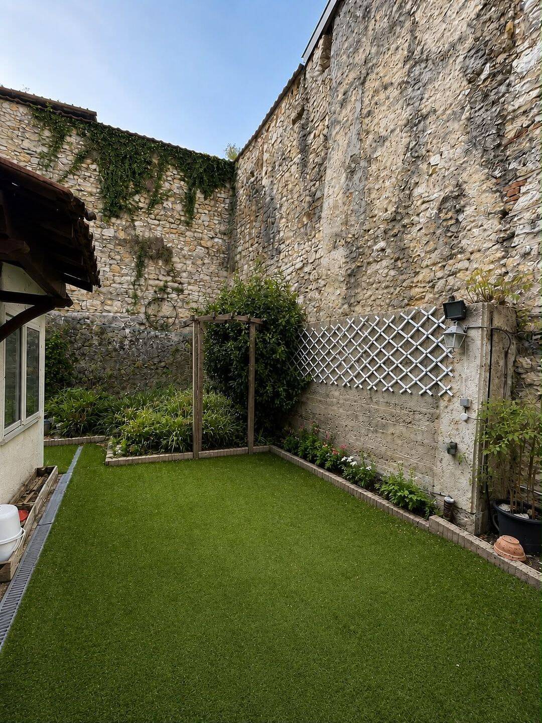 Maison 6 pièces 154 m² · à Pont-d'Ain · 154 m² · 228 000 €