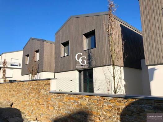 Maison à louer 910 € 4 pièces 3 chambres 90 m² 59 m² de terrain Montaigu-Vendée 85600