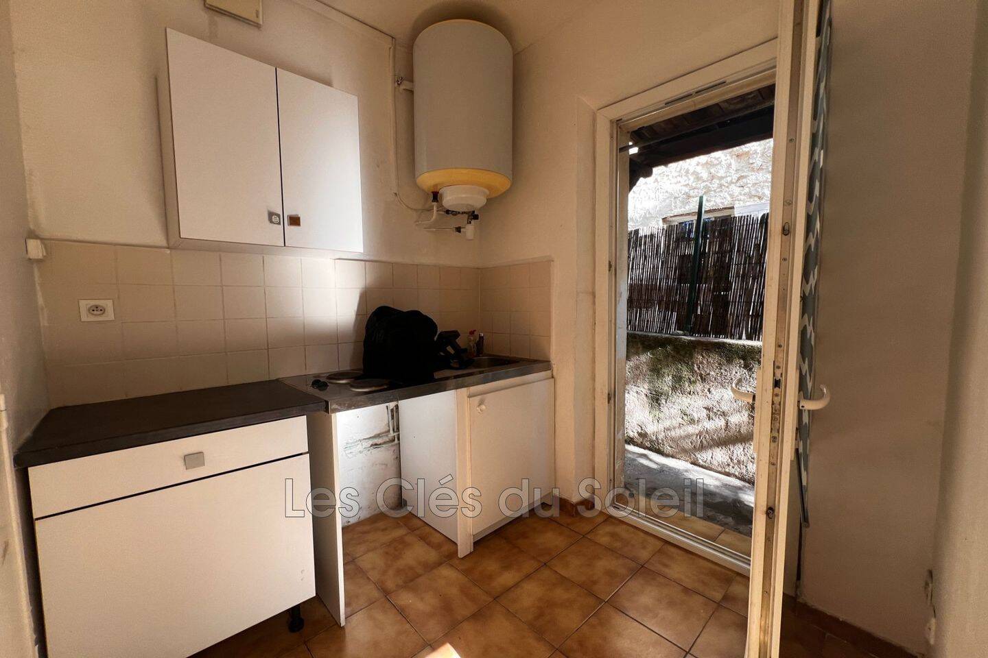 Appartement 1 pièce 14 m² · à Toulon · 14,3 m² · 425 €/mois