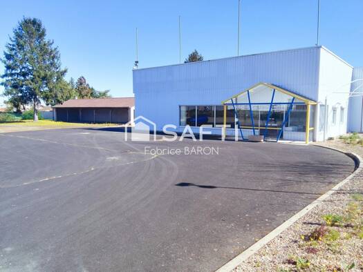 Local commercial à vendre 820 000 € 532 m² de surface de vente Zone Urbaine Chasseneuil-du-Poitou 86360