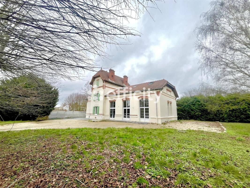 Maison 7 pièces 233 m² · à Ciry-Salsogne · 233 m² · 300 000 €