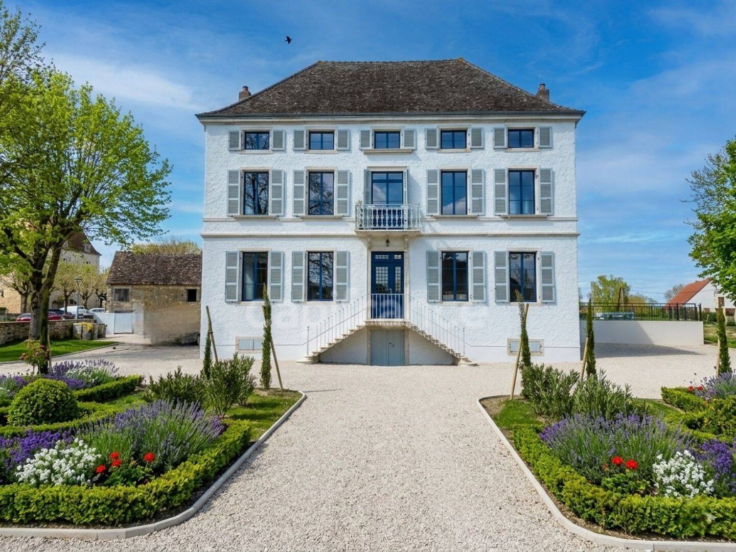 Maison 14 pièces 464 m² · à Chalon-sur-Saône · 464 m² · 989 000 €