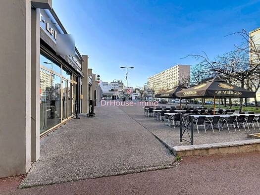 Bar / Café à vendre Fonds de commerce 66 000 € 144 m² d'espace de restauration Bergson-La Terrasse Saint-Étienne 42100