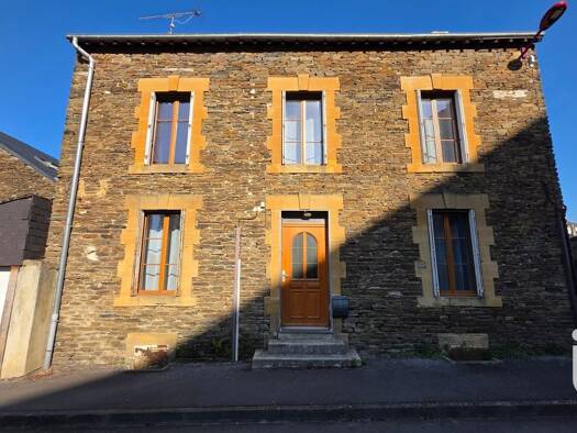 Maison à vendre 139 000 € 8 pièces 6 chambres 220 m² Sud Bogny-sur-Meuse 08120