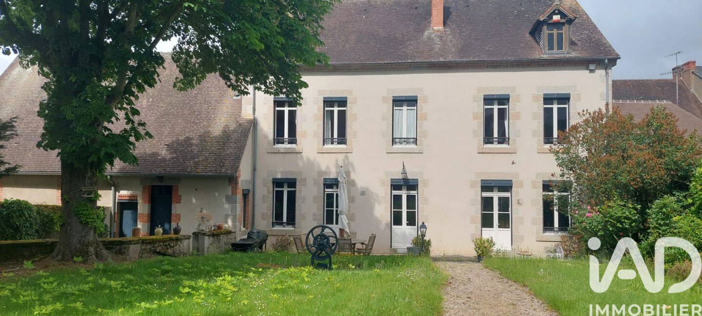 Maison 10 pièces 228 m² · à Gouzon · 228 m² · 320 000 €