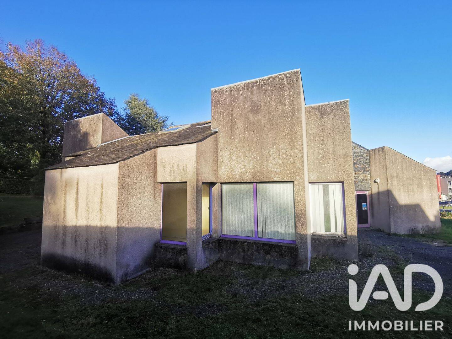 Maison 6 pièces 209 m² · à Guerlesquin · 209 m² · 80 000 €