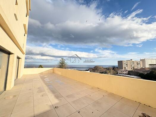 Appartement à vendre - Première occupation 388 000 € 4 pièces 3 chambres 96 m² Étage 1/4 Lupino Bastia 20600