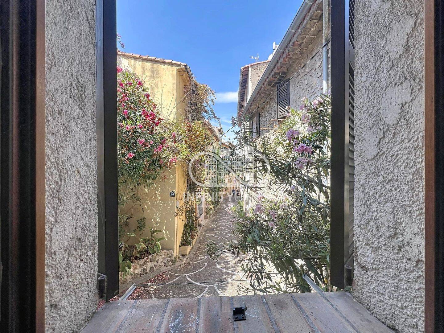 Appartement 1 pièce 27 m² · à Antibes · 27 m² · 279 000 €