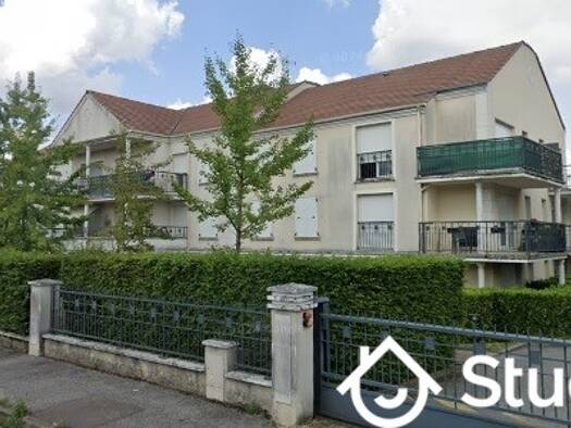 Appartement à louer 900 € 2 pièces 1 chambre 47 m² RDC/2 Coignières 78310