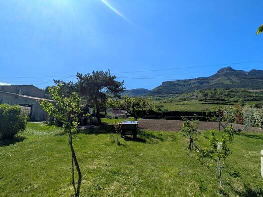 Maison à vendre 192 000 € 4 pièces 2 chambres 108 m² 2 958 m² de terrain Vercheny 26340